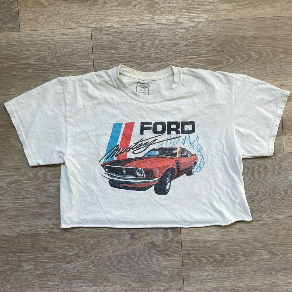 SOLD Vintage Y2K Ford Mustang Cropped White Cotton T Shirt